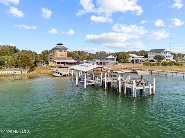 143 Capn Deck Lane, Swansboro, NC 28584