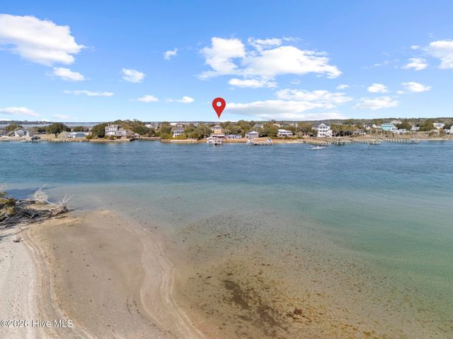 143 Capn Deck Lane, Swansboro, NC 28584