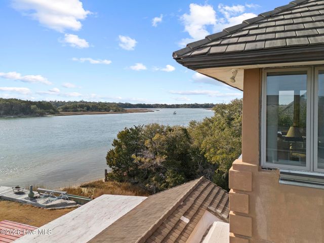 143 Capn Deck Lane, Swansboro, NC 28584