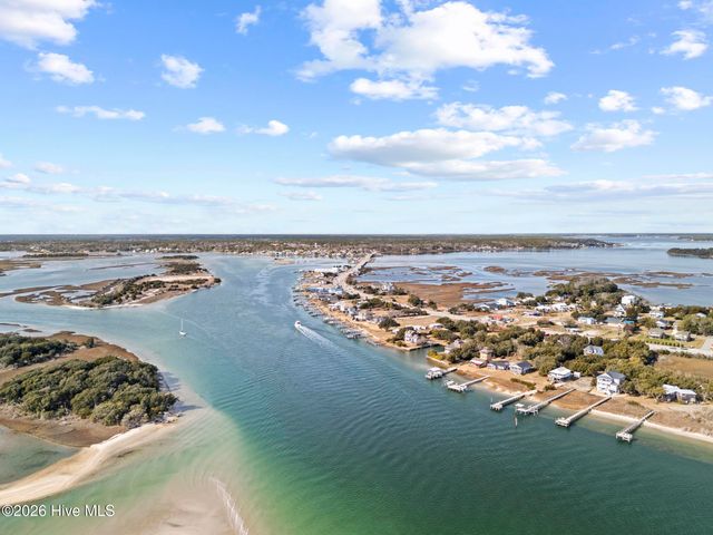 143 Capn Deck Lane, Swansboro, NC 28584