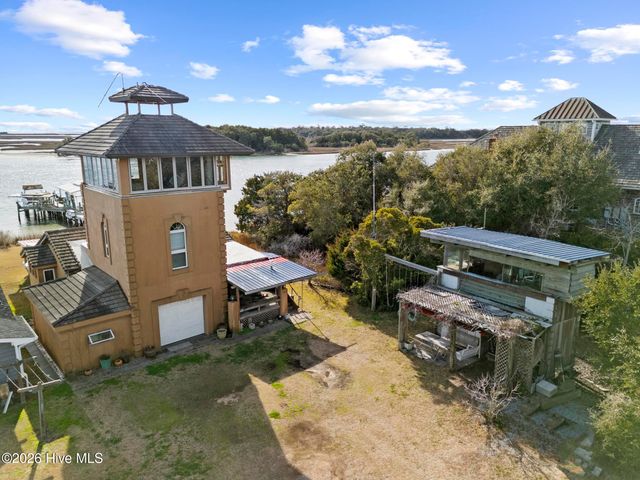 143 Capn Deck Lane, Swansboro, NC 28584