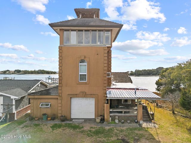 143 Capn Deck Lane, Swansboro, NC 28584