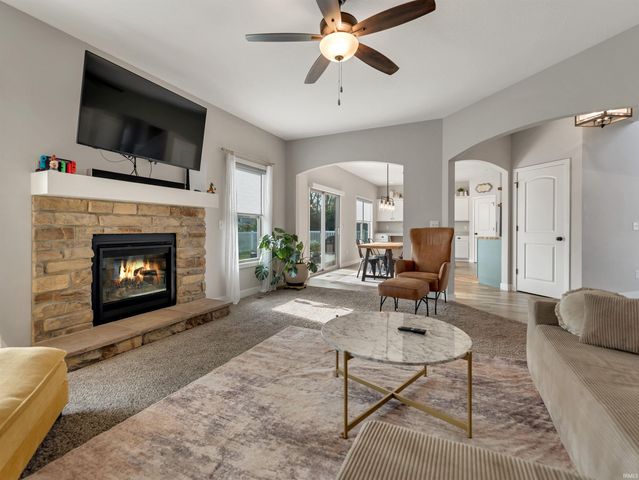 17388 Sonic Court, Huntertown, IN 46748