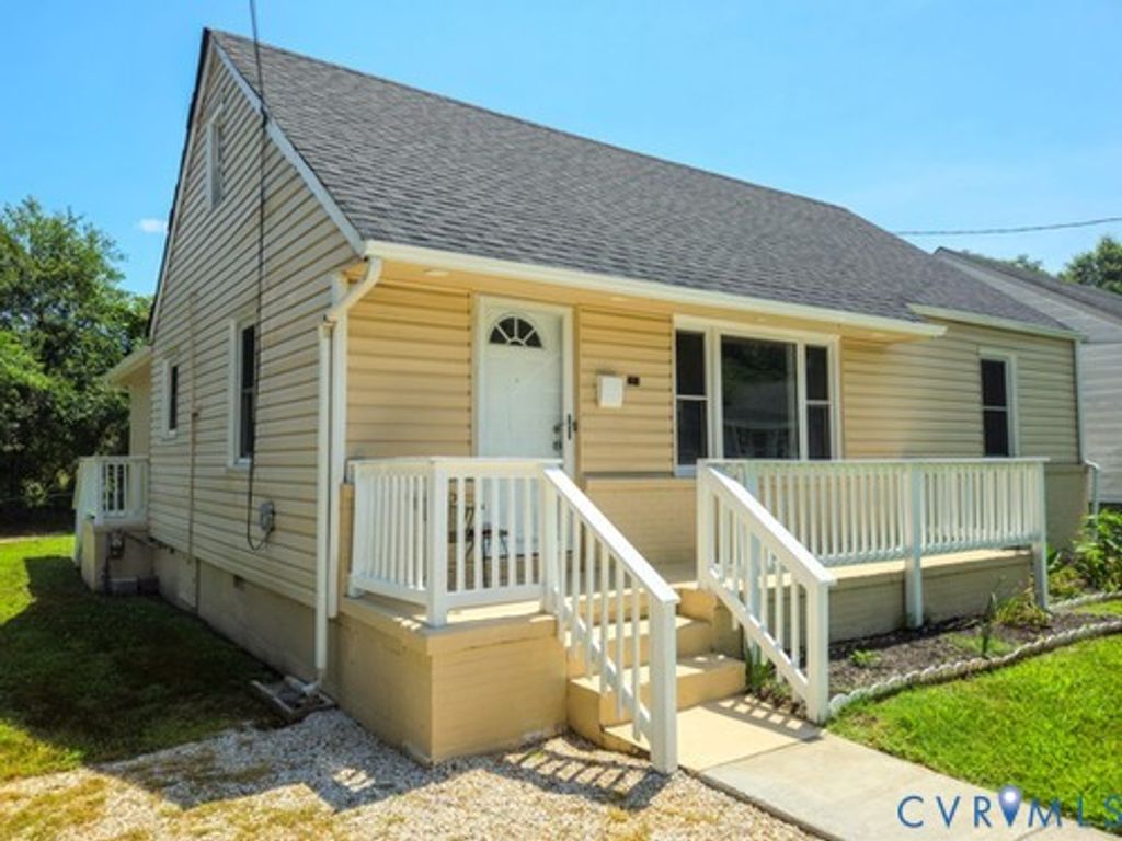 1217 Arlington St, Petersburg, VA 23803