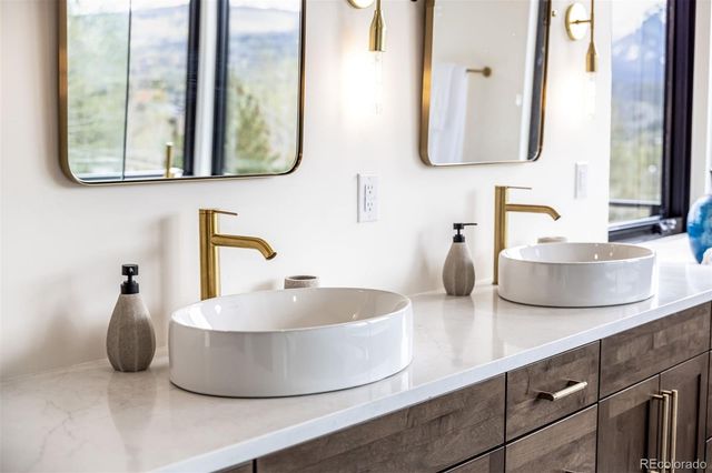 18 Heather Way, Silverthorne, CO 80498