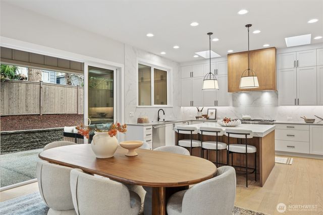 1606 146th Avenue SE, Bellevue, WA 98007