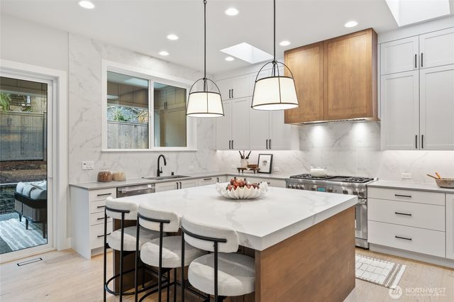 1606 146th Avenue SE, Bellevue, WA 98007