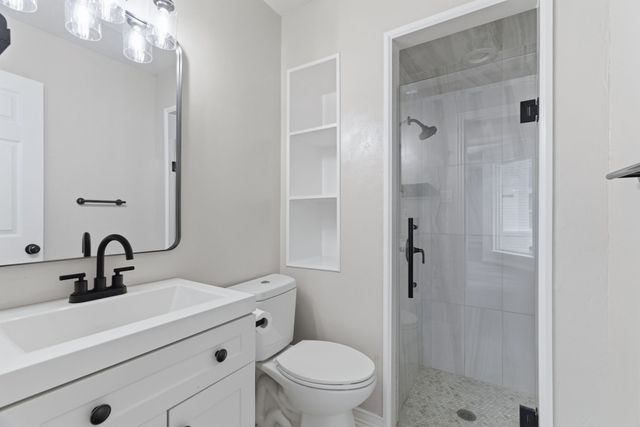 8 Waterwood Court, Mansfield, TX 76063