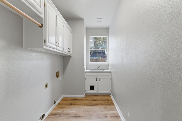 8 Waterwood Court, Mansfield, TX 76063