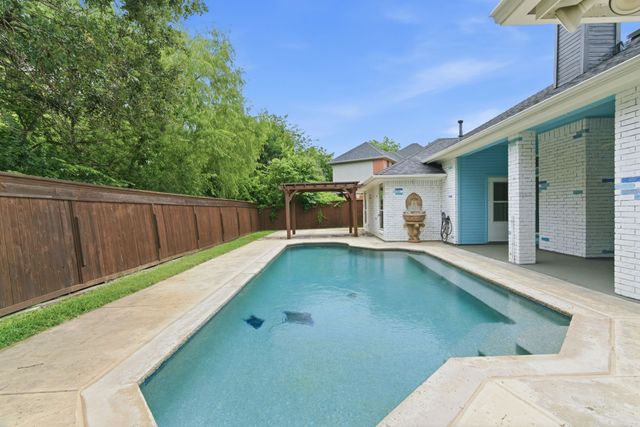 8 Waterwood Court, Mansfield, TX 76063