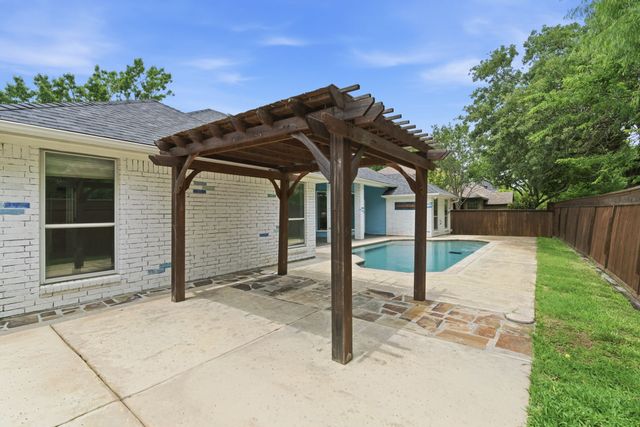 8 Waterwood Court, Mansfield, TX 76063