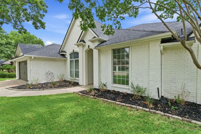 8 Waterwood Court, Mansfield, TX 76063