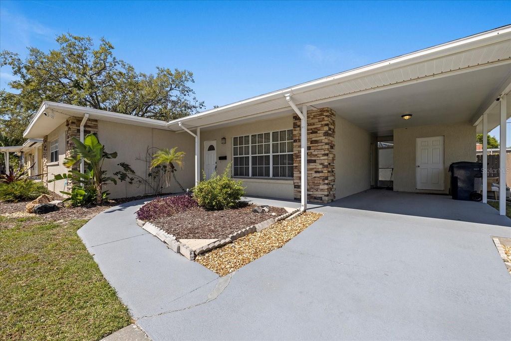 8006 N OLA AVENUE, Tampa, FL 33604