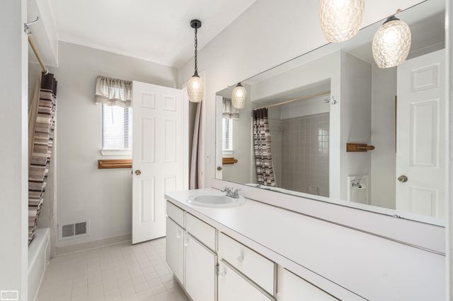 42699 Jonathan Place, Clinton Twp, MI 48038