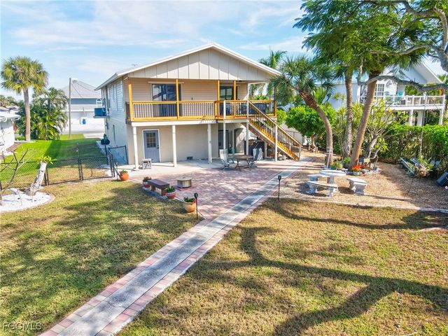 17740 Rebecca AVE, Fort Myers Beach, FL 33931