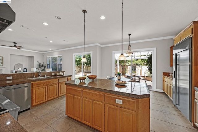 4855 Piper Glen Ter, Dublin, CA 94568