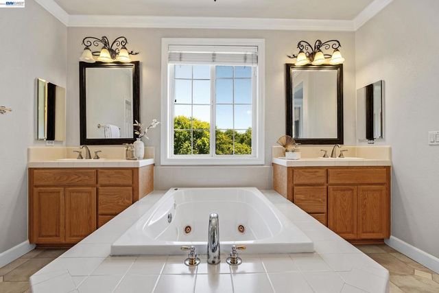 4855 Piper Glen Ter, Dublin, CA 94568