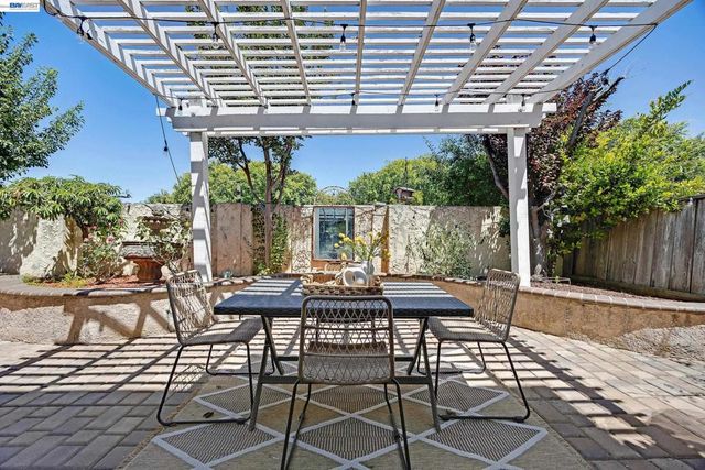 4855 Piper Glen Ter, Dublin, CA 94568