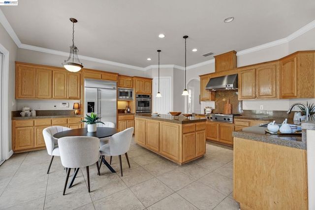 4855 Piper Glen Ter, Dublin, CA 94568