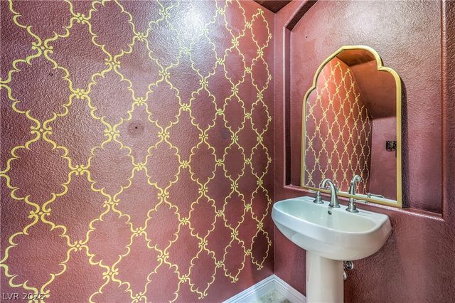 1967 Cherry Creek Circle, Las Vegas, NV 89135