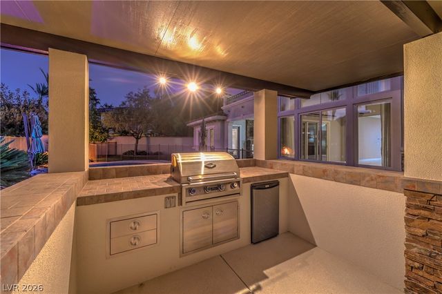 1967 Cherry Creek Circle, Las Vegas, NV 89135