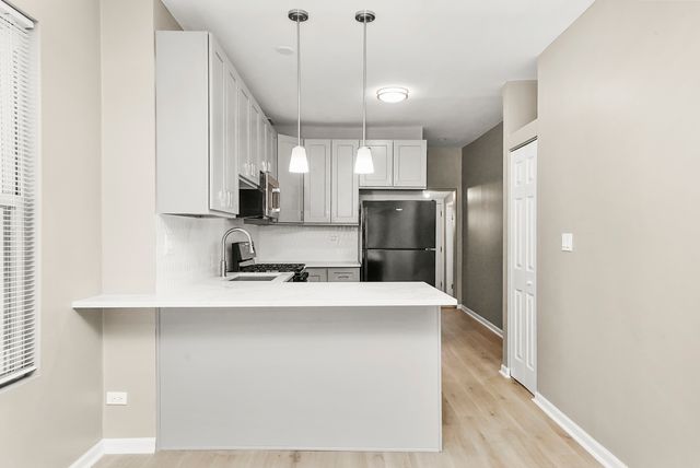 3328 S Damen Avenue, Chicago, IL 60608