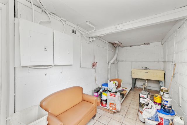 3328 S Damen Avenue, Chicago, IL 60608