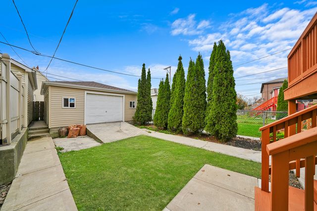 3328 S Damen Avenue, Chicago, IL 60608