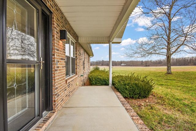 183 Gilliam Ln, Tullahoma, TN 37388