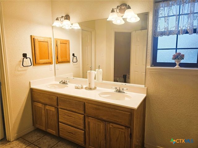 245 County Road 3371, Kempner, TX 76539