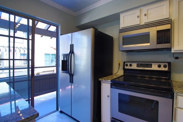 5757 E University Boulevard 23D, Dallas, TX 75206