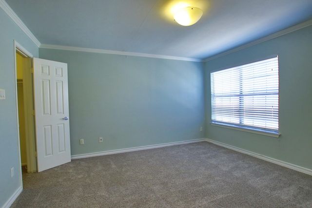 5757 E University Boulevard 23D, Dallas, TX 75206