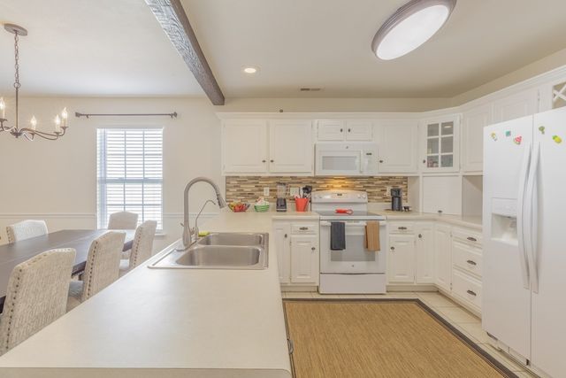 64 Yellow Brick Road, Rossville, GA 30741