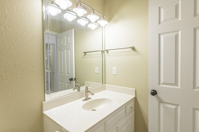 64 Yellow Brick Road, Rossville, GA 30741