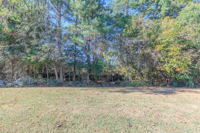 64 Yellow Brick Road, Rossville, GA 30741
