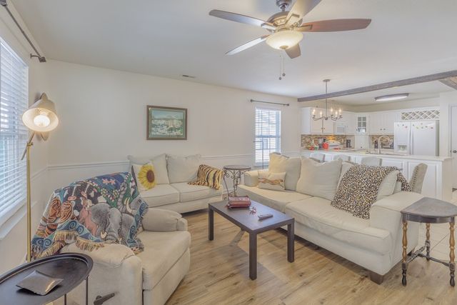 64 Yellow Brick Road, Rossville, GA 30741