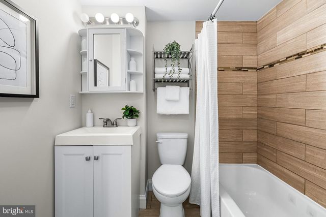 1322 S HANOVER ST, Baltimore, MD 21230