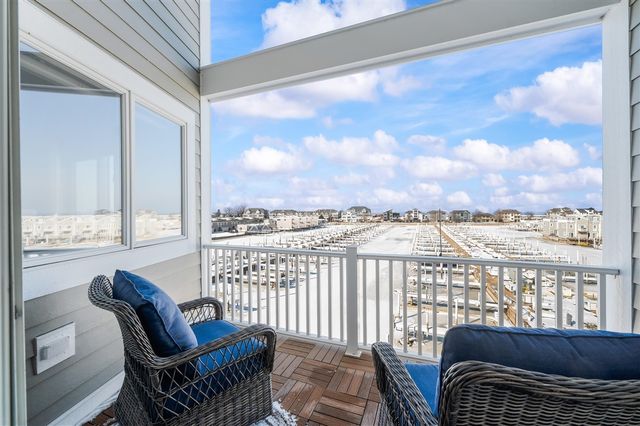 300 Oselka Drive 464, New Buffalo, MI 49117