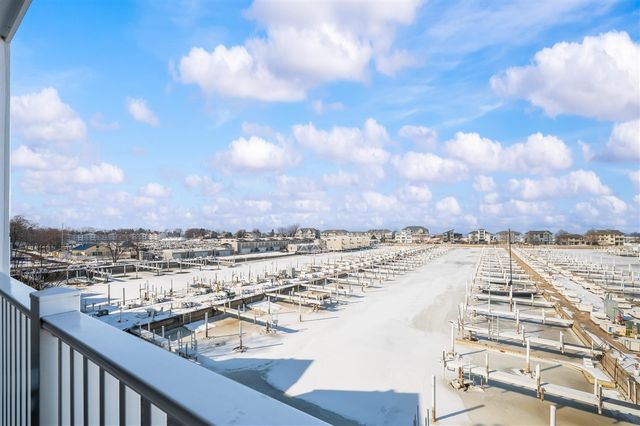 300 Oselka Drive 464, New Buffalo, MI 49117