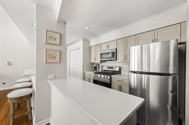 300 Oselka Drive 464, New Buffalo, MI 49117