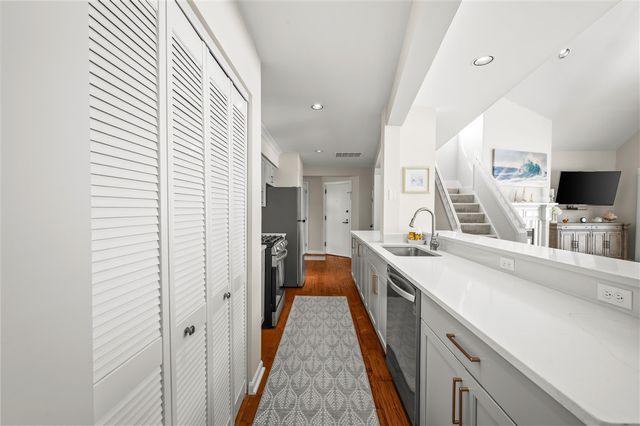 300 Oselka Drive 464, New Buffalo, MI 49117