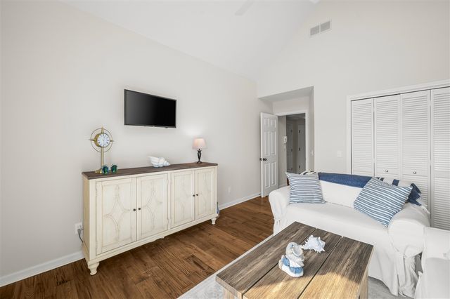 300 Oselka Drive 464, New Buffalo, MI 49117