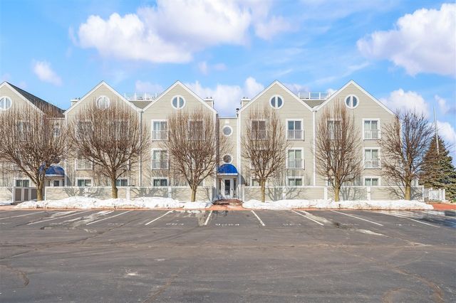 300 Oselka Drive 464, New Buffalo, MI 49117