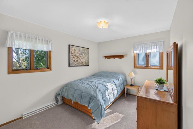 4092 Mary LANE, Cedarburg, WI 53012