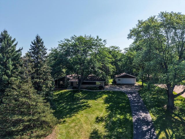 4092 Mary LANE, Cedarburg, WI 53012