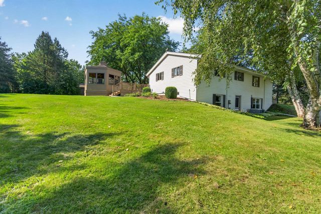 4092 Mary LANE, Cedarburg, WI 53012