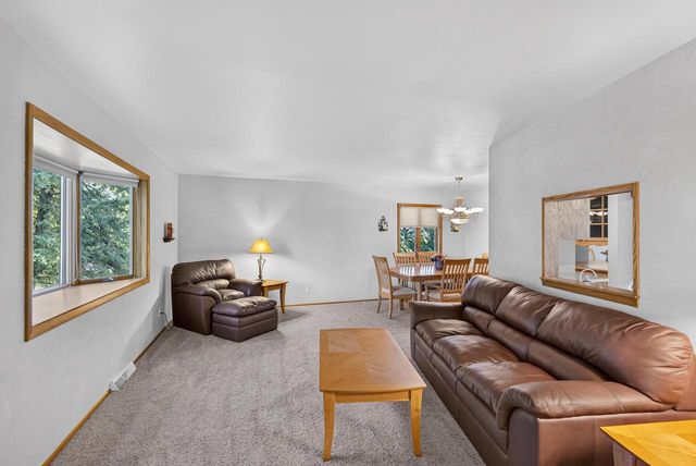 4092 Mary LANE, Cedarburg, WI 53012
