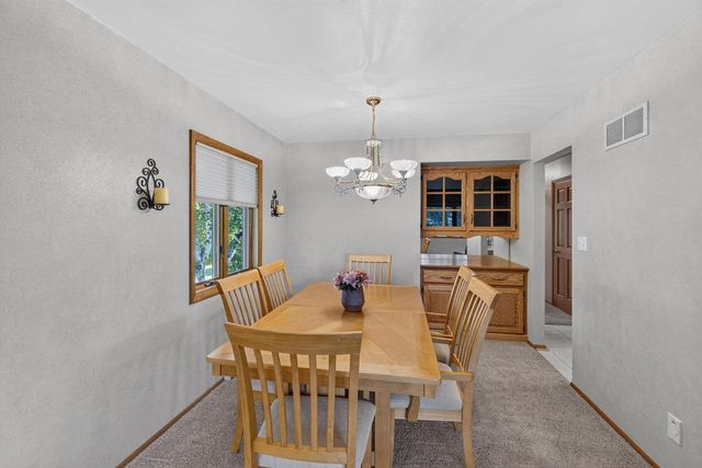 4092 Mary LANE, Cedarburg, WI 53012