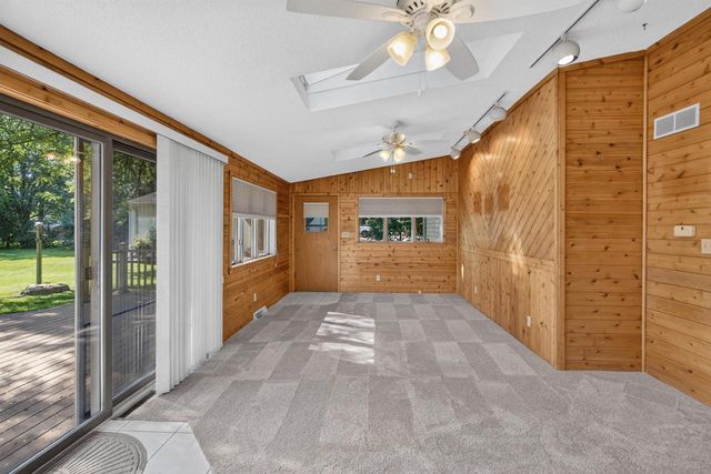 4092 Mary LANE, Cedarburg, WI 53012