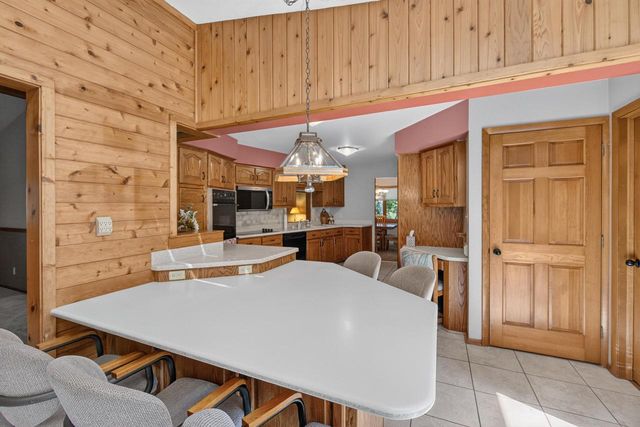 4092 Mary LANE, Cedarburg, WI 53012